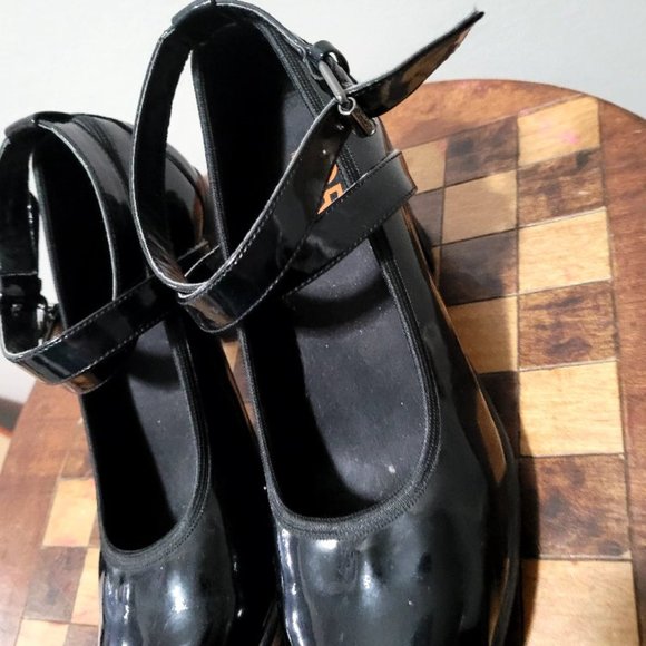 Michael Kors black patent leathrer shoes - Picture 4 of 6